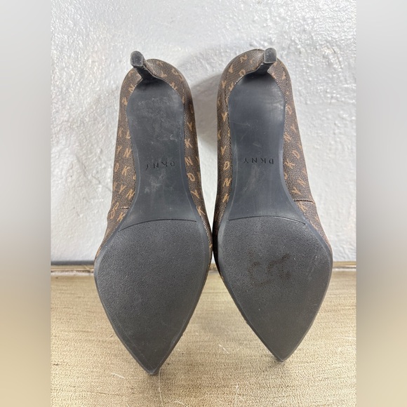 DKNY Patent Bow Monogrammed Pumps - Picture 14 of 14